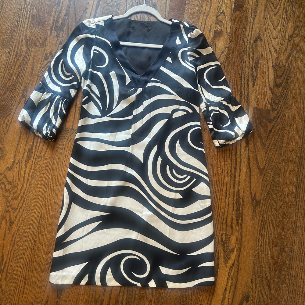 Black and White Silk Swirl Pattern Dress